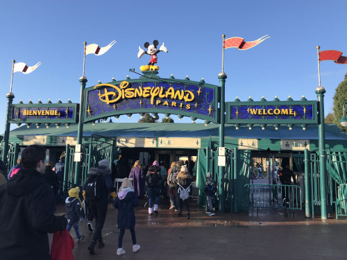 ウォルトディズニースタジオパリ 6大ディズニーランド 独り旅 一気旅 2019年 独りディズニー レジャー見聞録 リゾート入口