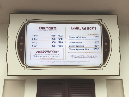 カリフォルニアアドベンチャー ６大ディズニーランド 独り旅 一気旅 2019年 独りディズニー レジャー見聞録 チケット売場 