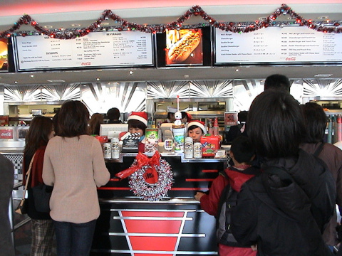 ユニバーサルスタジオジャパン メルズドライブイン 価格表