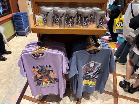 ユニバーサルスタジオジャパン 25周年 グッズ Tシャツ ET バックトゥザフューチャー