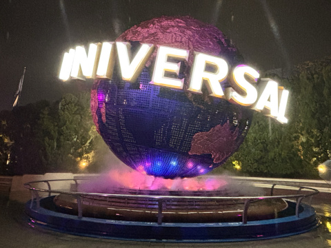 ユニバーサルスタジオジャパン 入口 オブジェ 無人だった