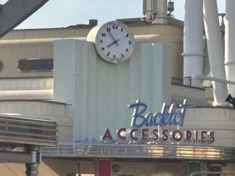 ユニバーサルスタジオジャパン 時計が付いた 改札前